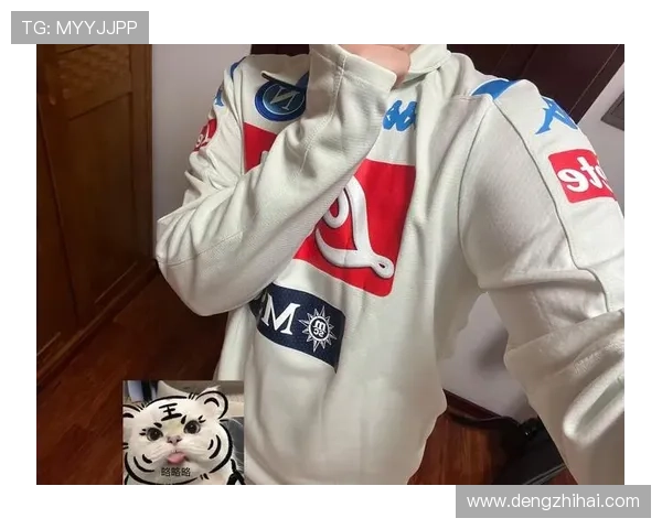 冬季足球明星训练场上的时尚穿搭解析与搭配技巧分享 冬季足球明星训练场上的时尚穿搭解析与搭配技巧分享