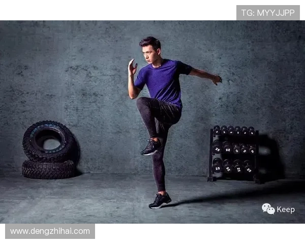 国内足球明星腹肌展示引发热议健身潮流新风尚