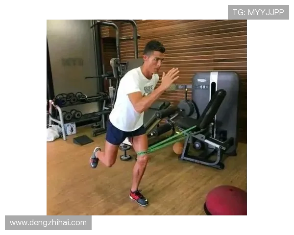 世界足球明星身材解析与健身秘诀揭秘助你塑造完美体型